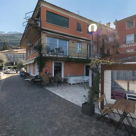 New Charming Bianca Lejlighed Brenzone sul Garda