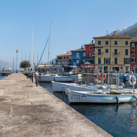 Apartment New Charming Bianca Brenzone sul Garda